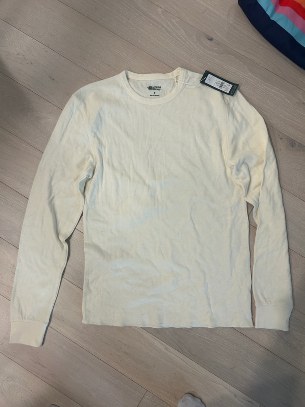 Alpine Design Men's Cream Long-Sleeve Crewneck Shirt
